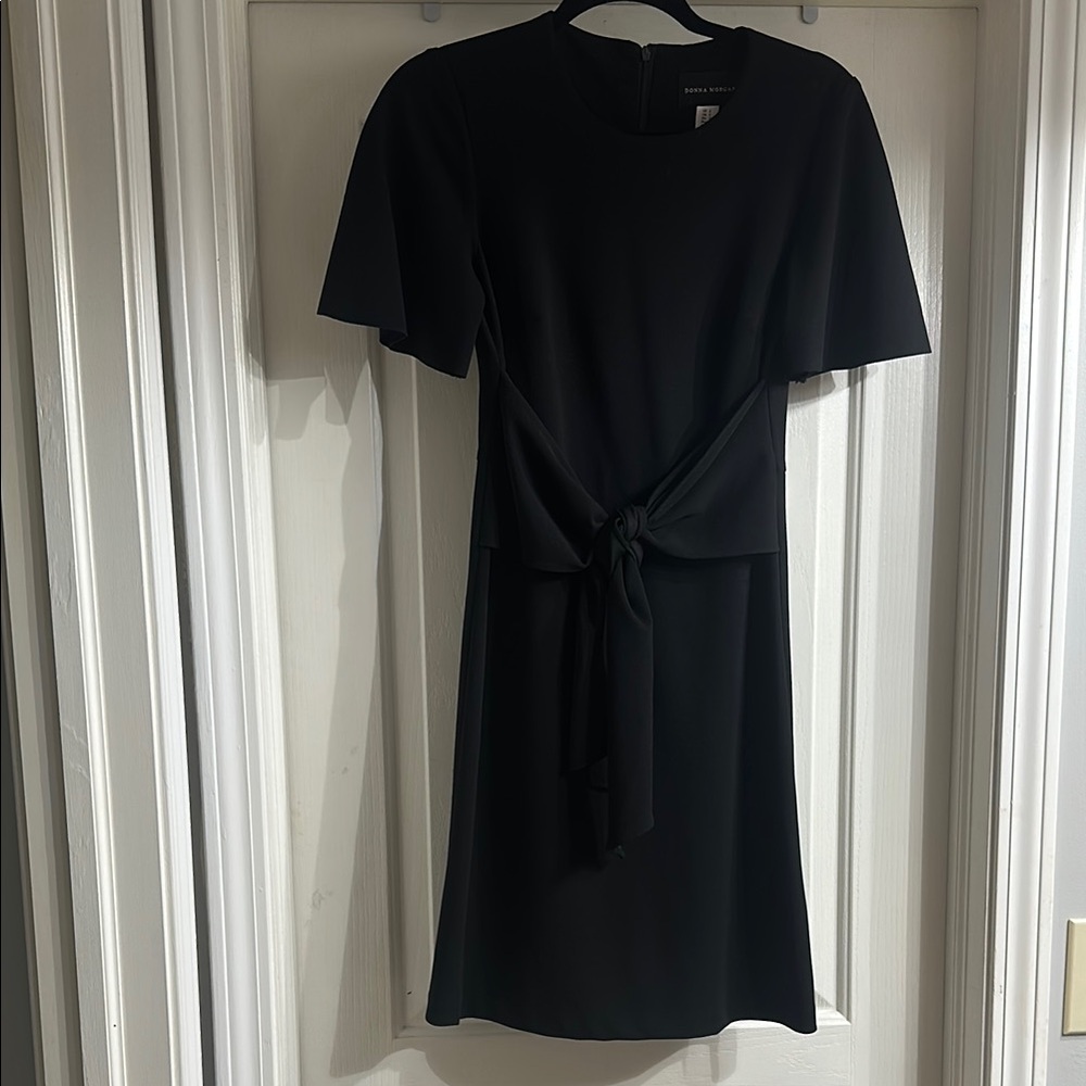 Donna Morgan Black Sheath Midi Dress